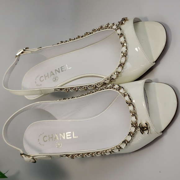Chanel White Gold Chain Patent Leather Sling Back Open Toe sz 39/8,5 - Picture 4 of 17